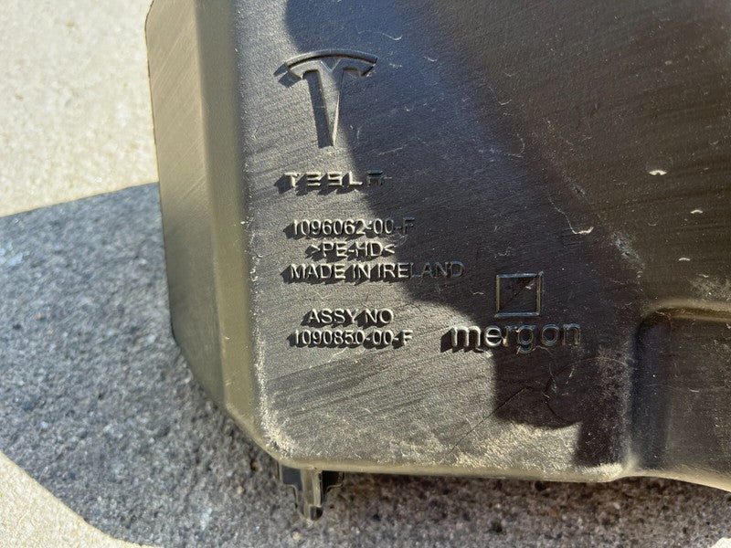 109085000F ⭕ 17-23 Model 3 Front Windshield Wiper Washer Reservoir Tank & Pump 1090850-00-F