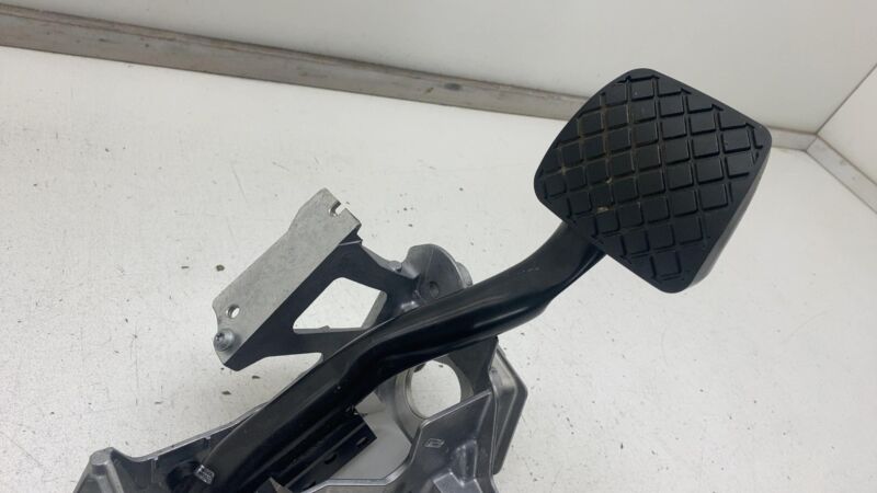 4KL723140A ⭕ 2019-2023 Audi e-Tron Front Driver Brake Stop Pedal w/ Bracket Assy 4KL723140A
