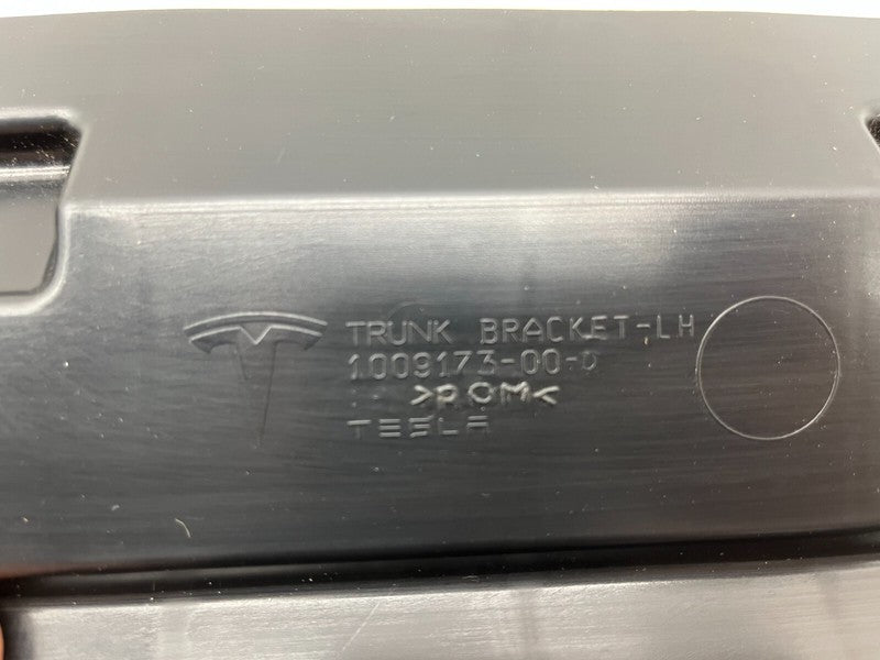 1009173 00 D ⭕ 12-20 Model S Rear Driver Interior Trunk Finisher Bracket Left LH 1009173-00-D