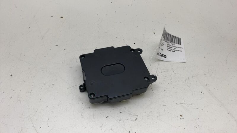 106205610B 2016-2020 Tesla Model X Rear Falcon Controller Door Control Module 1062056-10-B