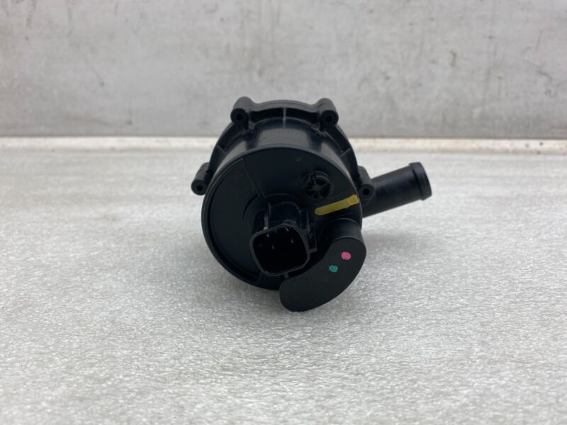 103732700F 2016-2020 Tesla Model S X Cooling System Auxiliary Water Coolant Pump FWD Assy