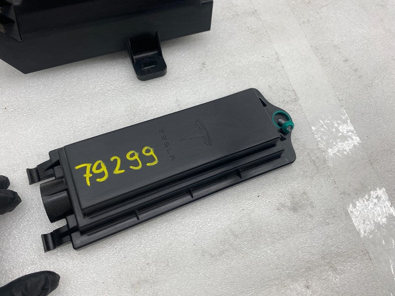 105835803C ⭕ 16-20 Model X Front Body Comfort Control Module ECU Enclosure Box 1058358-03-C