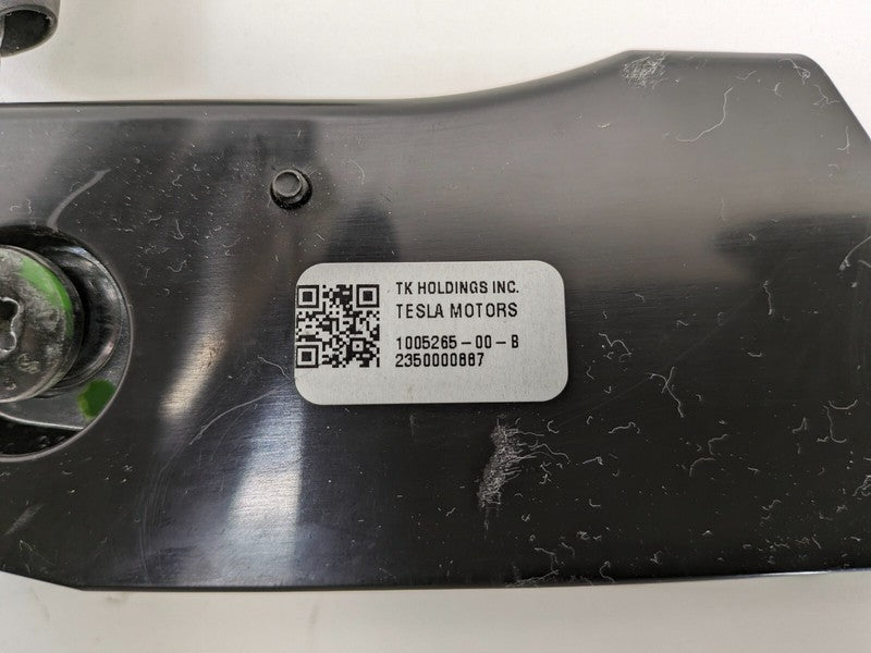 100526500B ⭕ 12-15 Model S Front Right Seat Belt Outboard Lap Pre-Tensioner RH 1005265-00-B