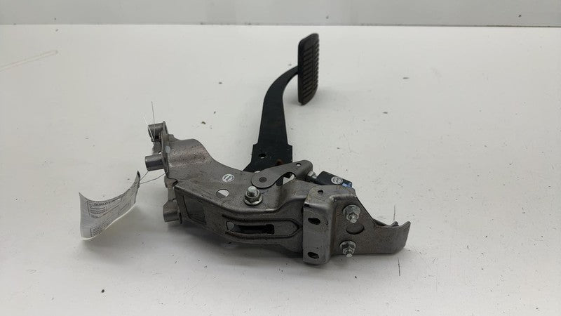 ⭕ 2018 Subaru XV Crosstrek Brake Pedal w/ Bracket Assembly