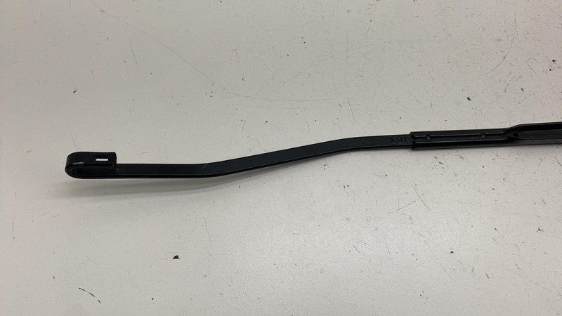 ⭕ 2025 Rivian R1S Front Passenger Side Windshield Wiper Arm Right OEM