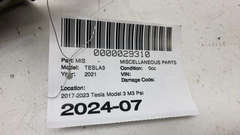 108601700C 17-23 Model 3 Front Left/Right Fender Support Bracket 1086017-00-C/1086016-00-C