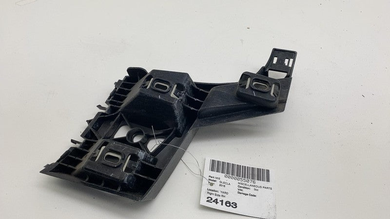 A1668805803 2016-2018 Mercedes-Benz GLE350 Rear Passenger Bumper Mount Support Bracket Right