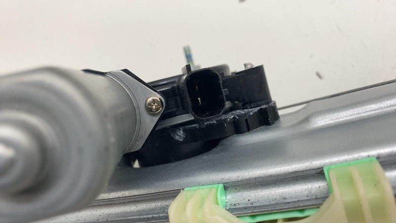 ⭕ 2019-2025 Chevrolet Silverado 1500 Rear Left Door Window Regulator & Motor OEM