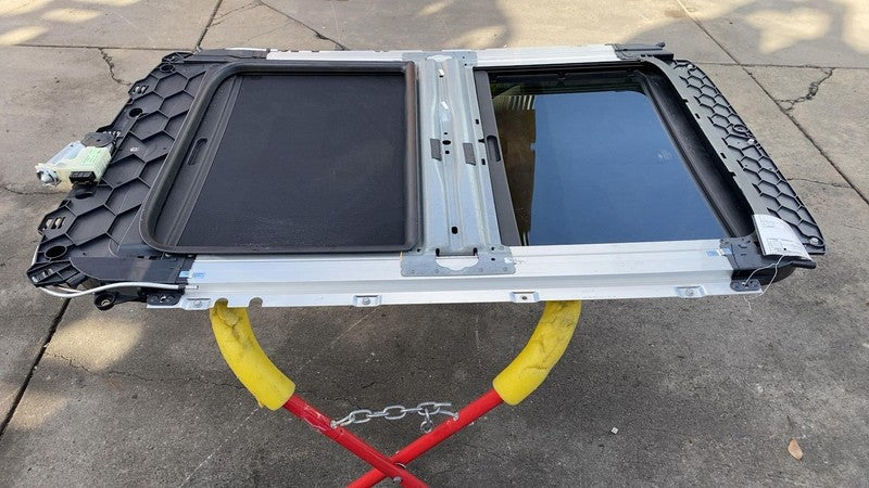E2 43R-005013 ⭕ 2011-2016 Mini Cooper Countryman Front & Rear Panoramic Sunroof Glass Assembly