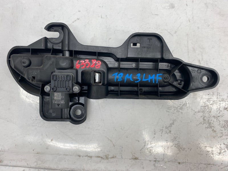 ⭕ 17-20 Model 3 Front = Rear Driver Side Exterior Door Handle Outer Le