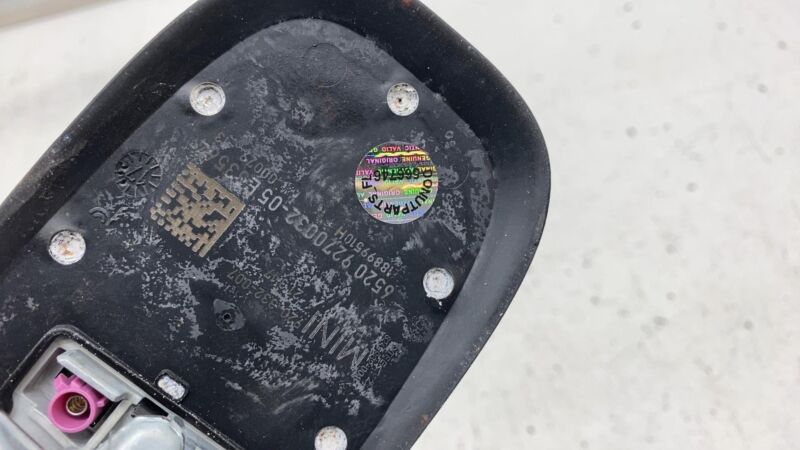 6520 9270032-05 ⭕2014-2019 Cooper S Rear Roof Exterior Radio Antenna Signal Receiver 65209270032