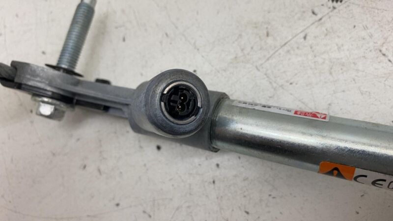100526505D ⭕12-20 Tesla Model S Front Right Lap Pretensioner 16-20 Tesla Model X Front Left