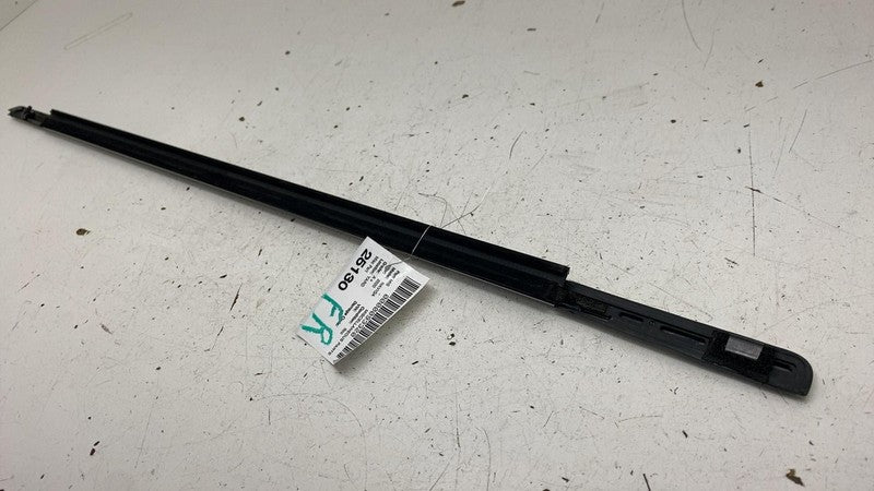 ⭕ 18-21 Lincoln Navigator Front Right Side Door Window Belt Molding Ch