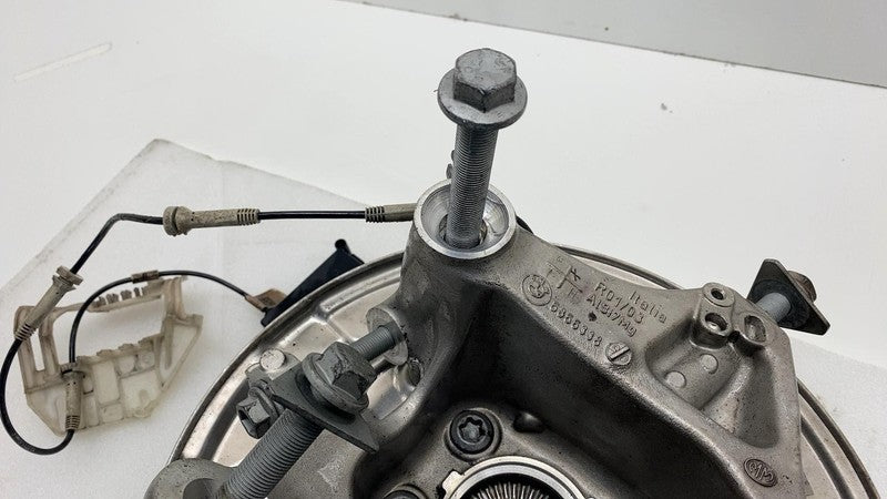 6861802 04 2017-2023 BMW 530e Rear Right Spindle Knuckle Wheel Hub w/ ABS & Dust Shield RWD