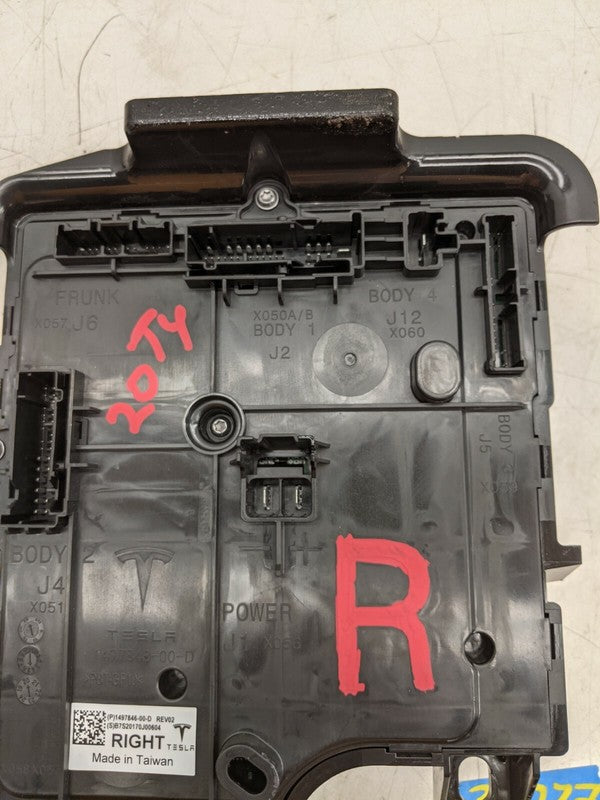 ⭕20-24 Tesla Model Y Right Low Voltage Controller Electronic Module 14