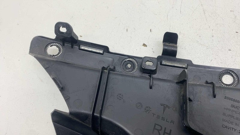 ⭕ 2024-2025 Tesla Model 3 Front Passenger Right Bumper Air Duct RH 200