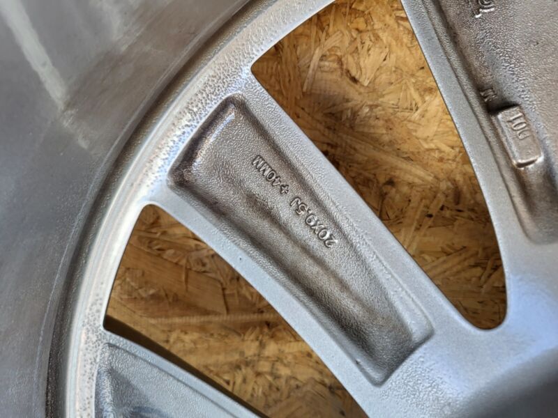1027245 00 C ⭕ 2016-2020 Tesla Model X Wheel Rim 20x9.0 35MM (20x9.5 40MM) w/ Pirelli Tire x3