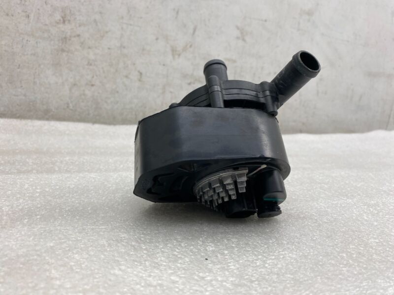 2012-2015 Tesla Model S MS Battery Coolant System Auxiliary Water Pump Assembly