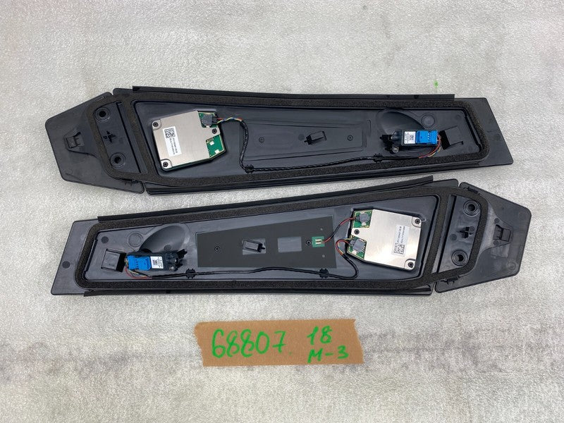 1100441 00 C ⭕ 17-23 Model 3 Left & Right B-Pillar Glass Molding 1100441-00-C / 1100437-00-C