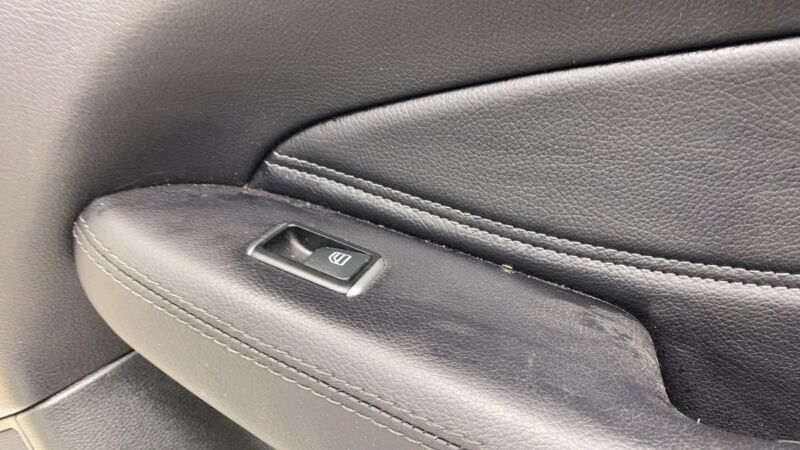 Does not apply 2016-2019 Mercedes-Benz GLE350 Front Passenger Side Door Panel Trim Cover Right