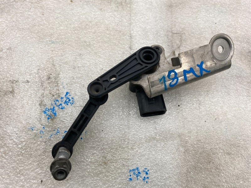 1027946 00B ⭕ 16-20 Model X Front Right Air Suspension Height Level Sensor RH 1027946-00-A