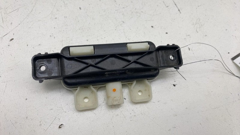 ⭕ 2014-2021 BMW i3 I01 Rear Trunk Lid Release Open Switch 8113312