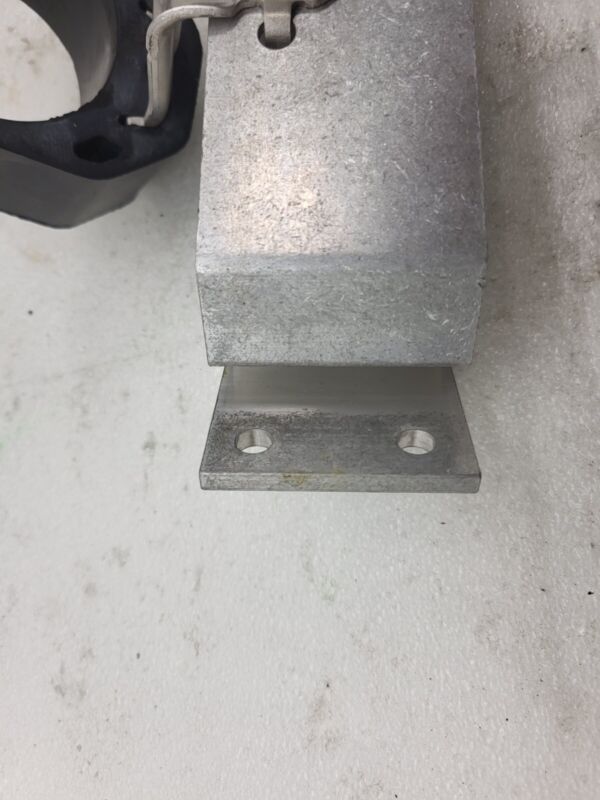 2012-2015 Tesla Model S Electric Water Pump Auxiliary Pump Shell & Plate Bracket