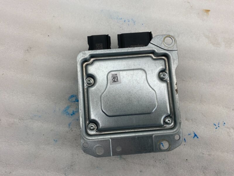 103676700A 2016-2020 Tesla Model X MX Safety Restraint Control Module Computer (Crash Data)
