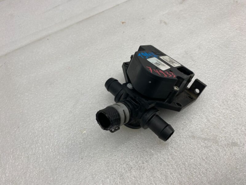 2016-2020 Tesla Model X 3-Way Coolant Valve Motor Actuator System 1064225-00-E