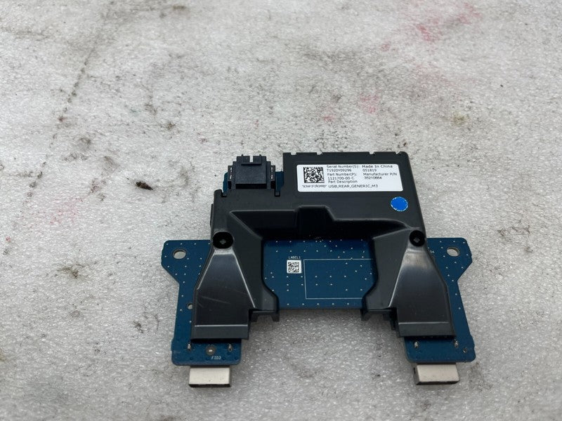 1121700 00 C ⭕ 2017-2023 Tesla Model 3 Rear USB Connector Module Unit Assembly 1121700-00-C