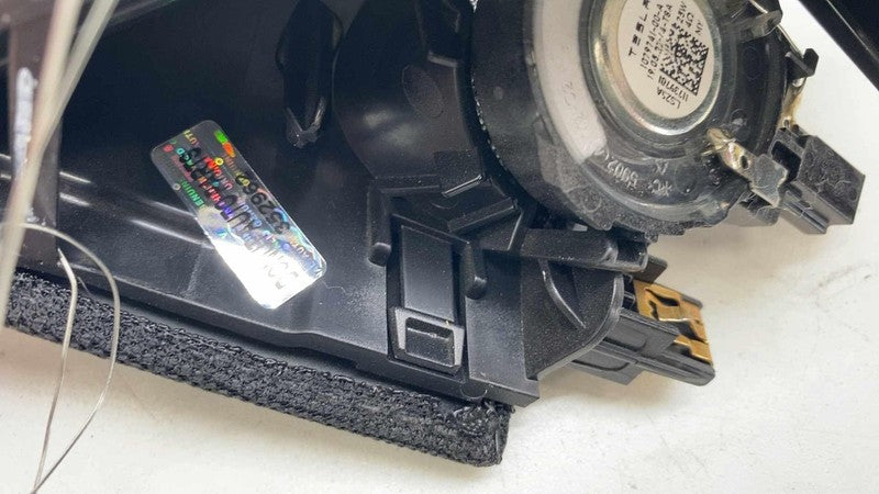 ⭕ 17-23 Model 3 Front Passenger Audio Tweeter & Speaker Cover Right 17