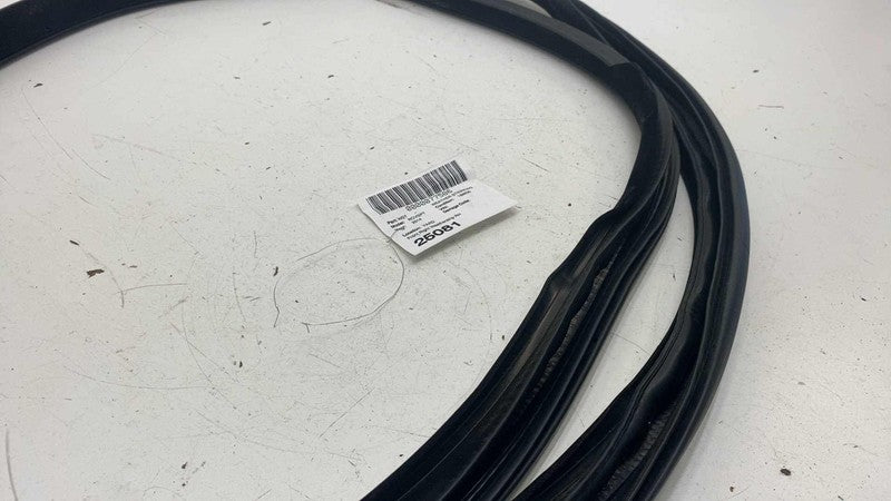 ⭕ 2014-2017 Land Range Rover Sport Front Door Weatherstrip Rubber Seal