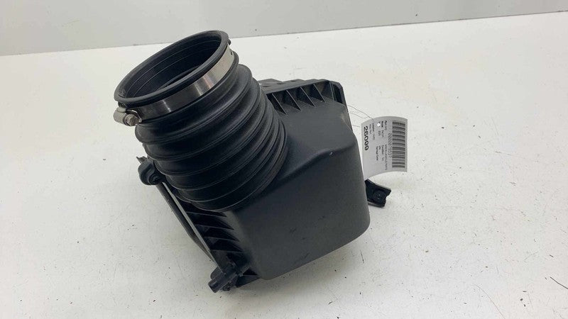 ⭕17-25 Chrysler Pacifica Engine Air Cleaner Intake Filter Housing Box