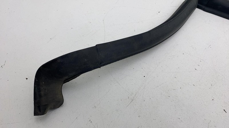 ⭕2018-2021 Lincoln Navigator Rear Driver Side Door Weatherstrip Rubber