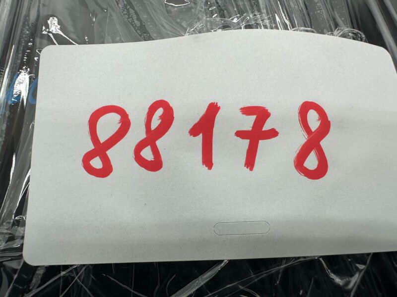 107188500A 2016-2020 Tesla Model S MS Rear Right Exterior Door Handle Outer Assembly GEN3