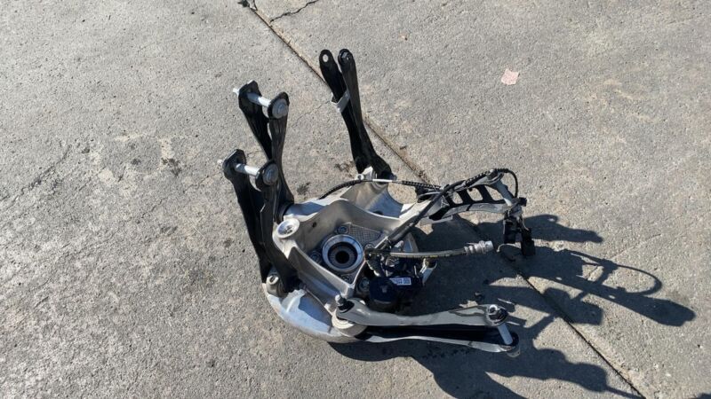 ⭕ 2014-2020 BMW i3 Rear Driver Side Knuckle w/ Brake Caliper & Rotor Left LH RWD