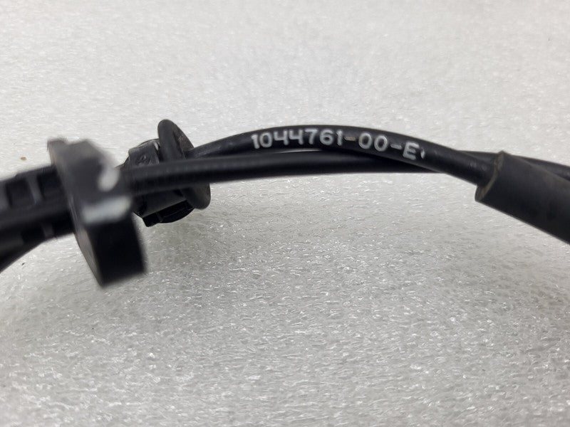 104476100E ⭕17-24 Model 3 Front Left or Right Anti-Lock ABS Wheel Speed Sensor 1044761-00-E