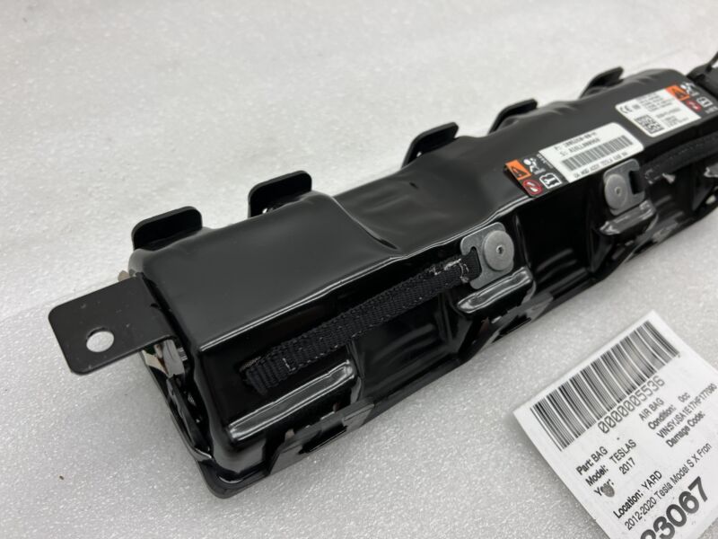 1005260-00-H 2016-2020 Tesla Model S X Front Passenger Side Knee Safety Module Right RH Assy