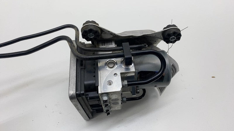 5A3EAB4 01 2021 BMW 530e Engine ABS Anti-Lock Brake Pump Control Module Unit w/ Bracket OEM
