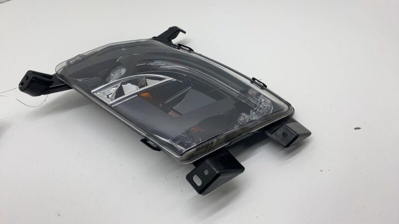 600591400G 2012-2020 Tesla Model S Front Passenger Side LED Fog Light Cornering Lamp Right