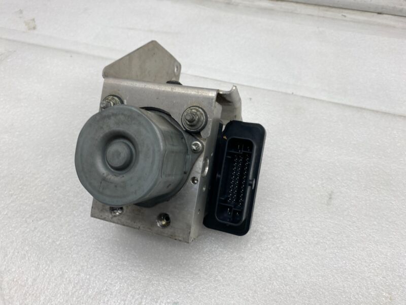 1037797 00 D 2016-2020 Tesla Model S MS Anti-Lock ABS Brake Pump Module Assembly 1037797-00-D