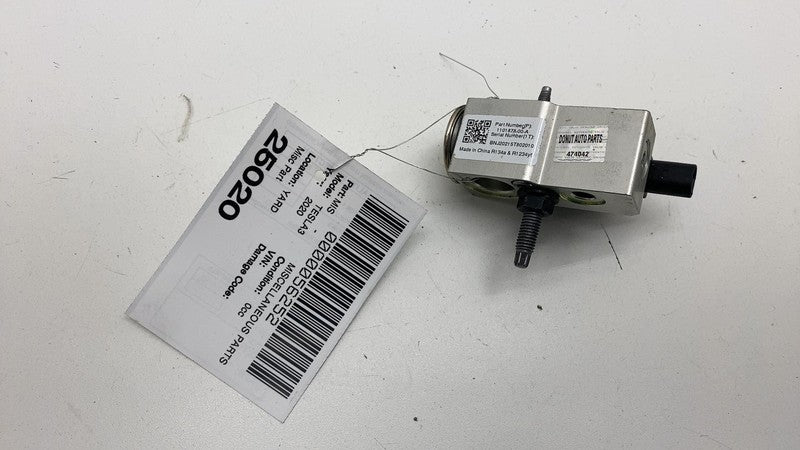 1101878 00 A 2017-2023 Tesla Model 3 M3 Air Conditioner AC HVAC Heater Core Valve Tube Sensor