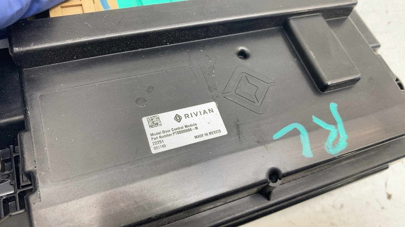 ⭕ 22-24 Rivian R1T Rear Left Door Computer Control Module Unit LH PT00