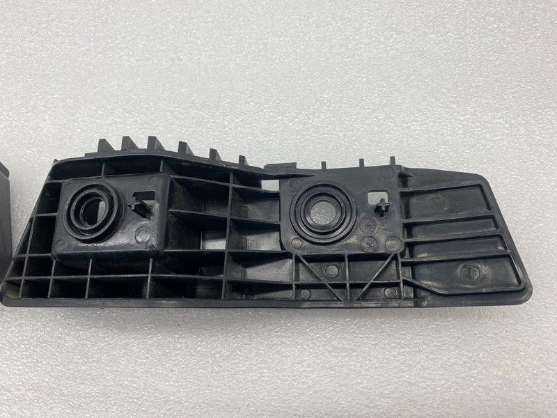 1083993-00-D ⭕ 17-23 Model 3 M3 Rear Left & Right Bumper Taillight Mount Bracket 1083993-00-D