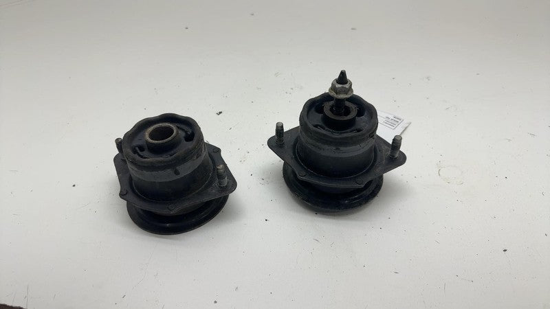 ⭕ 2014-2018 Chevrolet Silverado 1500 Crew Cab SET of 2 Body Mount Cushion Assy