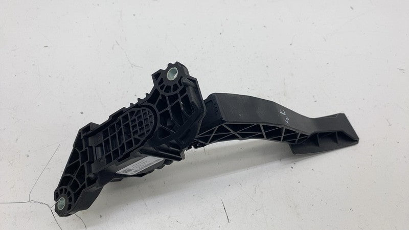 LJ9C-9F836-AB ⭕ 2021-2024 Ford Mustang Mach-E Gas Pedal Throttle Accelerator LJ9C-9F836-AB OEM