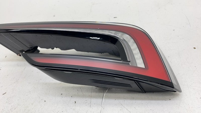 1691500-00-F ⭕ 24-25 Model 3 Rear Passenger Taillight Quarter Tail Lamp Right RH 1691500-00-F