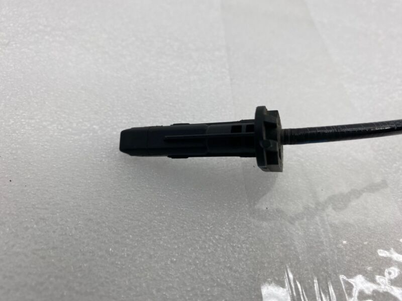 104476100D 2017-2023 Tesla Model 3 Front Left or Right Anti-Lock ABS Wheel Speed Sensor OEM