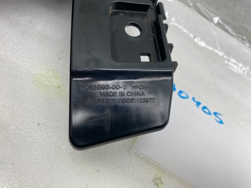 108399300D ⭕17-23 Tesla Model 3 Rear Right Under Taillamp Bumper Mount Bracket 1083993-00-D