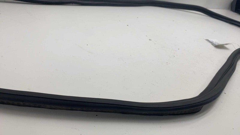 ⭕ 2014-2017 Land Range Rover Sport Rear Liftgate Trunk Weatherstrip R